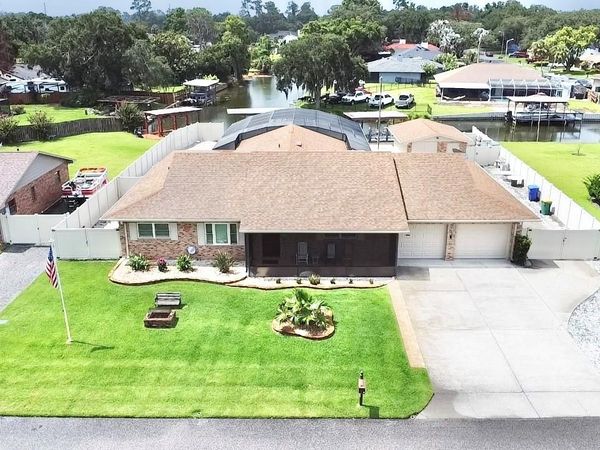 209 W DELAWARE STREET , TAVARES, FL 32778