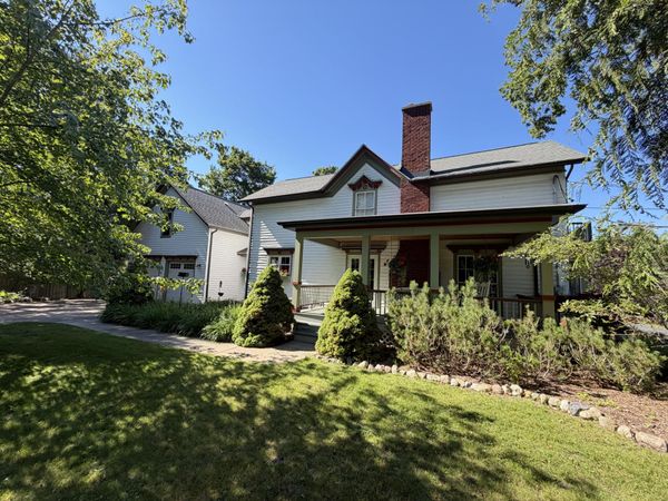 34 S Spring Street, Douglas, MI 49406