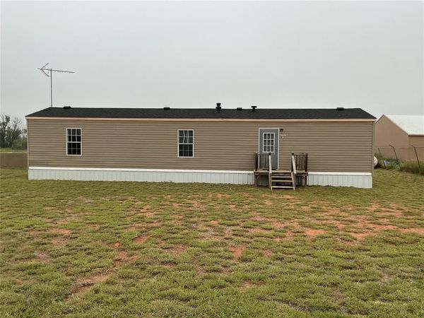 10830 N 2248 Road, Clinton, OK 73601