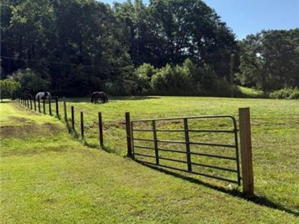 1206 Thompson Road , Dawsonville, GA 30534