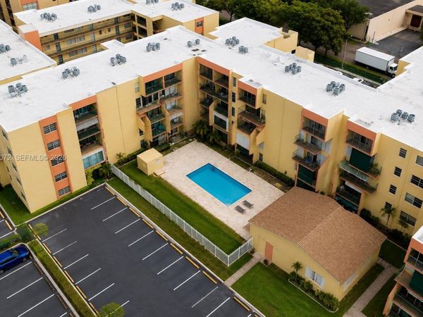 1975 W 44th Pl , Unit 310, Hialeah, FL 33012