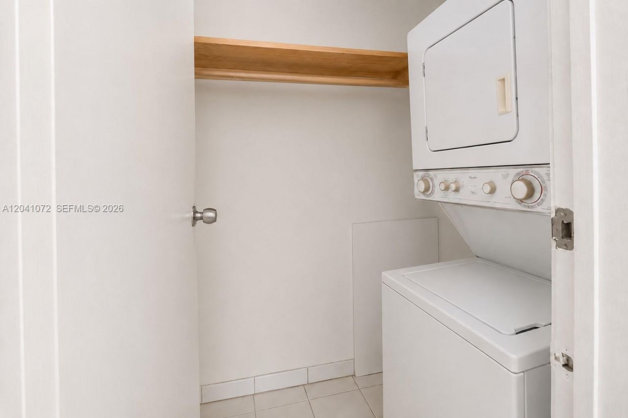 1975 W 44th Pl , Unit 310, Hialeah, FL 33012 Photo