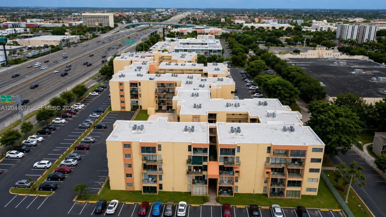 1975 W 44th Pl , Unit 310, Hialeah, FL 33012 Photo