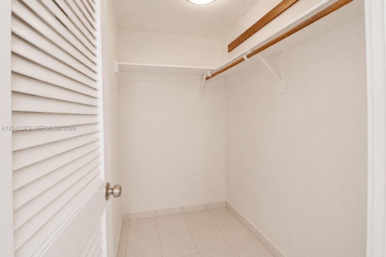1975 W 44th Pl , Unit 310, Hialeah, FL 33012 Photo