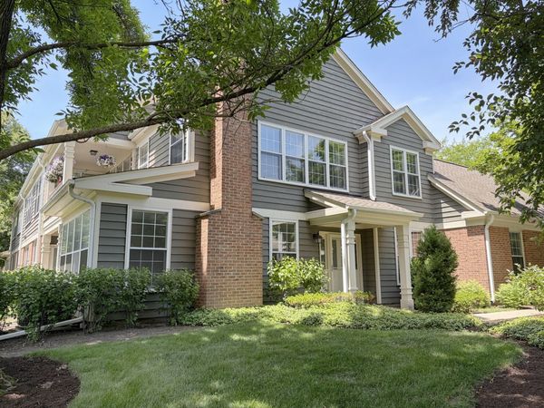 112 Harvard Court , Glenview, IL 60025