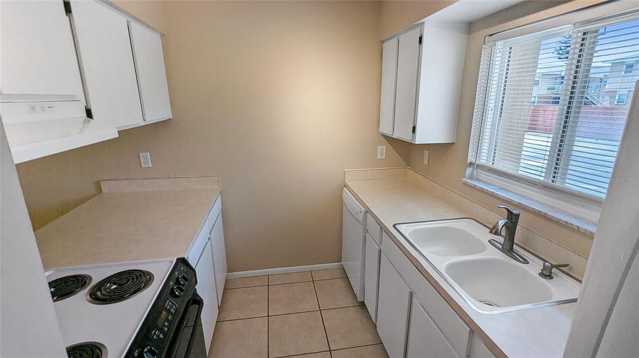 1000 Lake Of The Woods Boulevard, Unit C103, Fern Park, FL 32730 Photo
