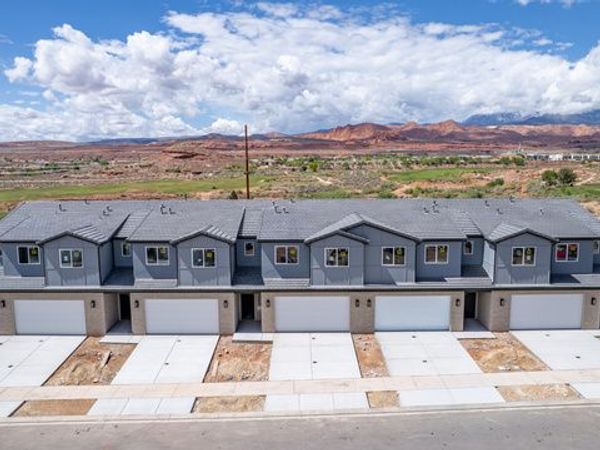4001 E RAZOR DR , Unit 117, Washington, UT 84780