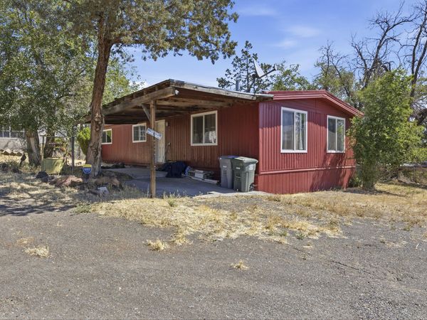 150 NE Cleveland Street, Madras, OR 97741