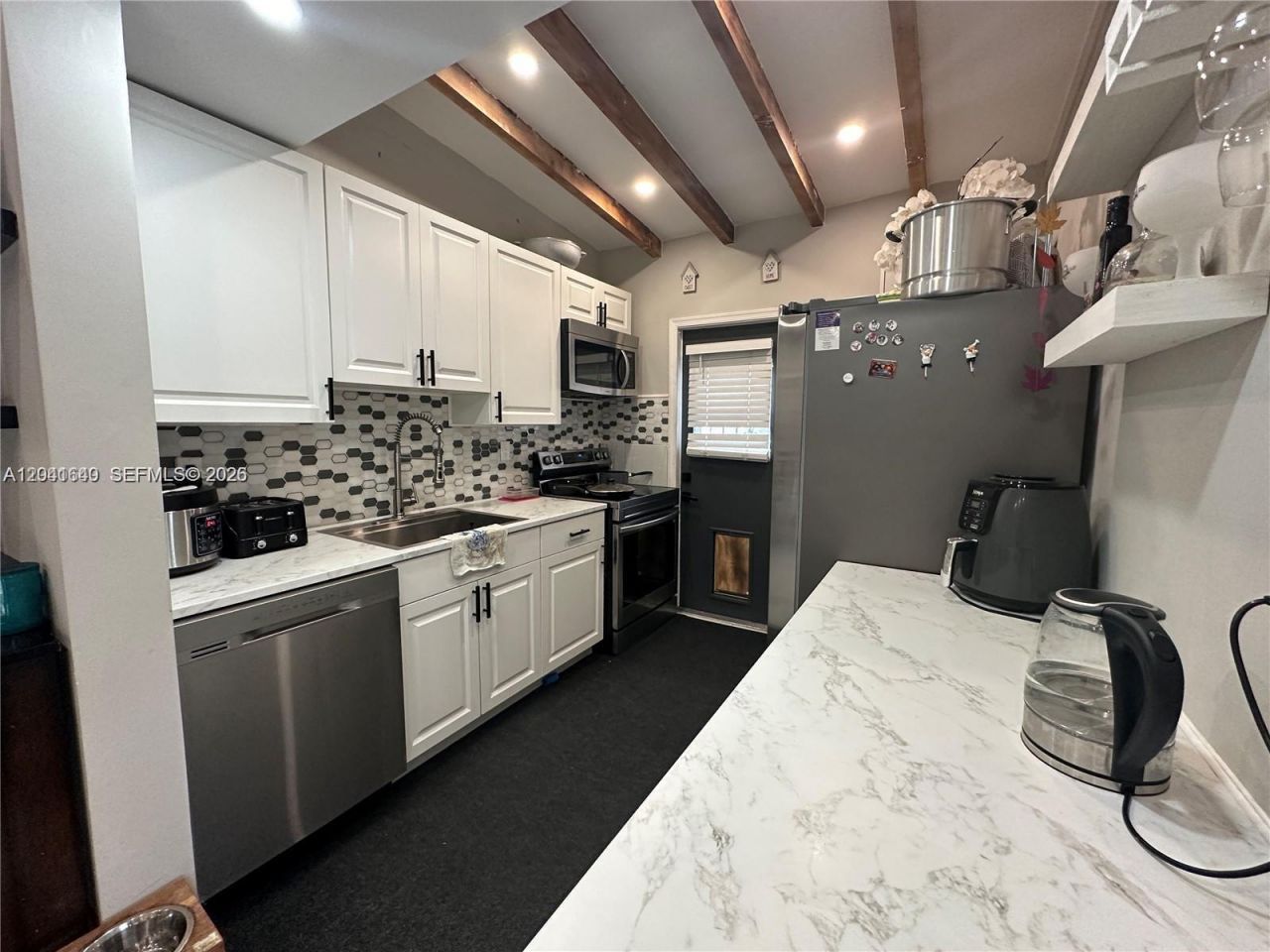 6060 NW 7th St , Miami, FL 33126 Photo