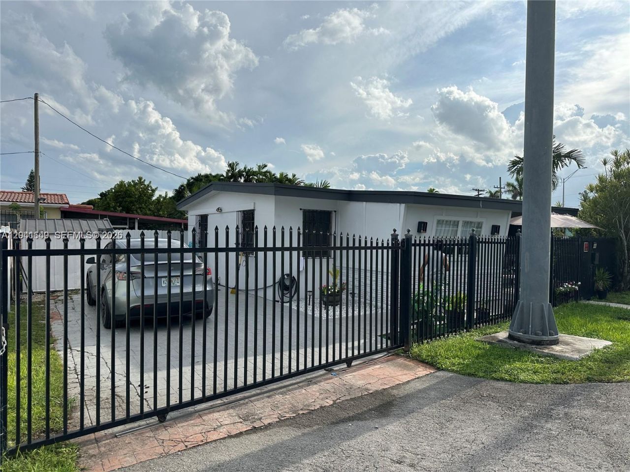 6060 NW 7th St , Miami, FL 33126 Photo