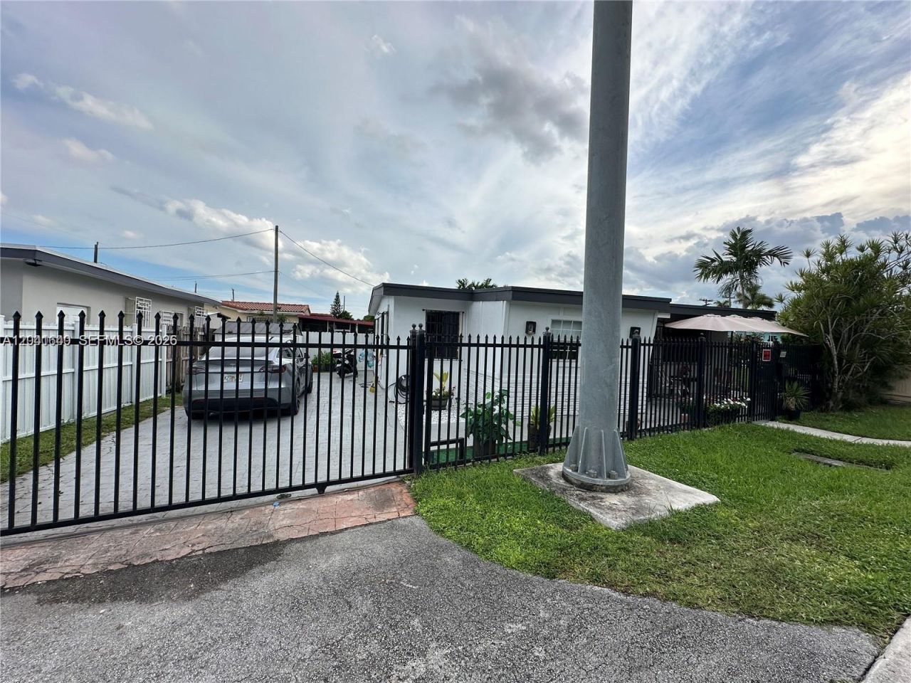 6060 NW 7th St , Miami, FL 33126 Photo