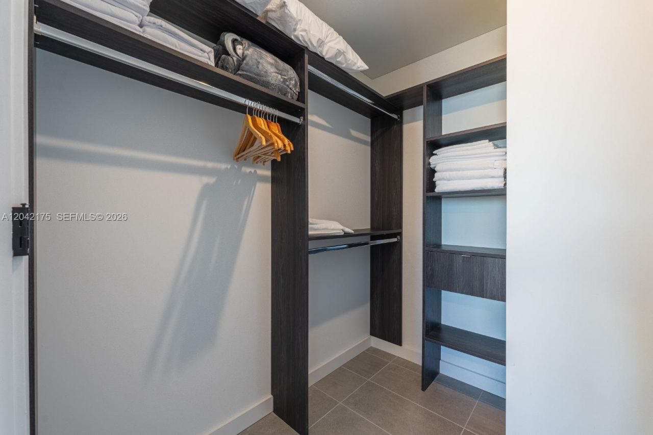 227 NE 2nd St , Unit 3104, Miami, FL 33132 Photo
