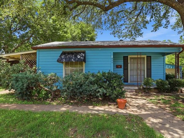 902 W Bridge Street, Granbury, TX 76048