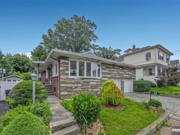 21 E Central Avenue, BERGENFIELD, NJ 07621