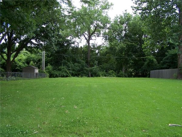 SW 21st Street, Oak Grove, MO 64075