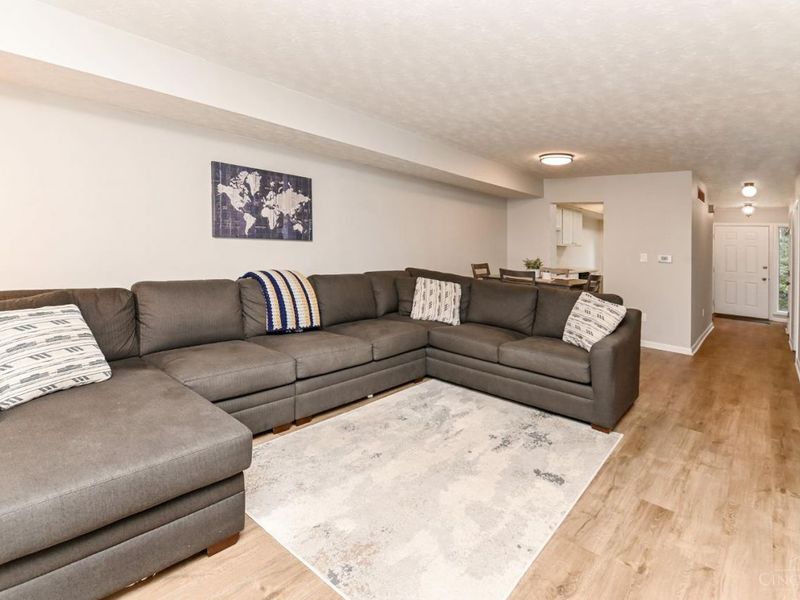 9964 Timbers Drive, Blue Ash, OH 45242 Photo 12