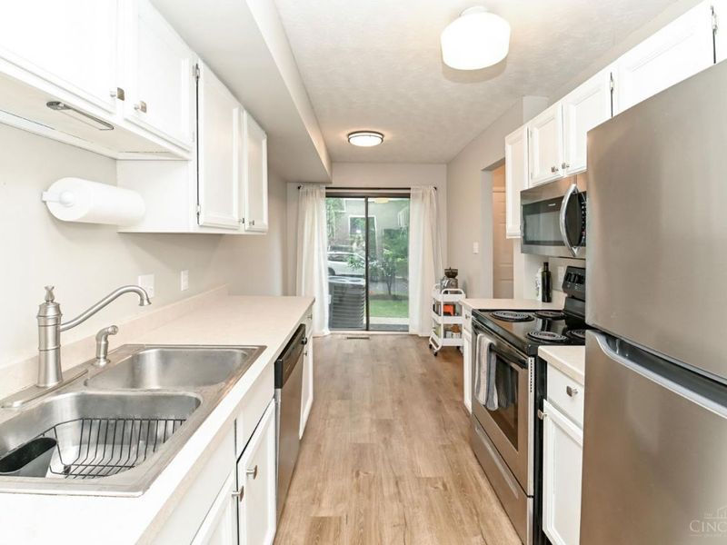 9964 Timbers Drive, Blue Ash, OH 45242 Photo 15