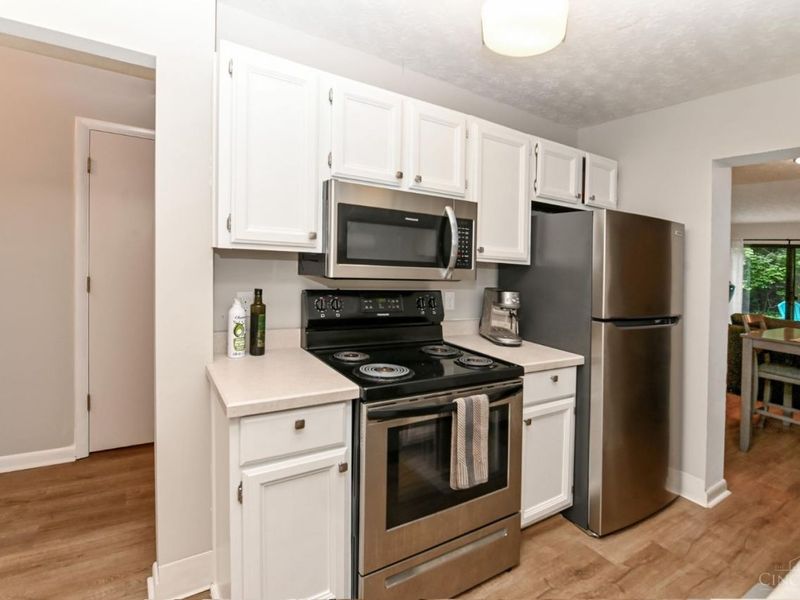 9964 Timbers Drive, Blue Ash, OH 45242 Photo 16