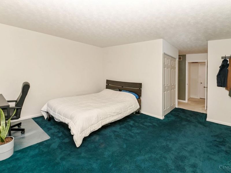 9964 Timbers Drive, Blue Ash, OH 45242 Photo 21