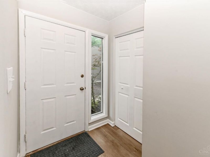 9964 Timbers Drive, Blue Ash, OH 45242 Photo 3