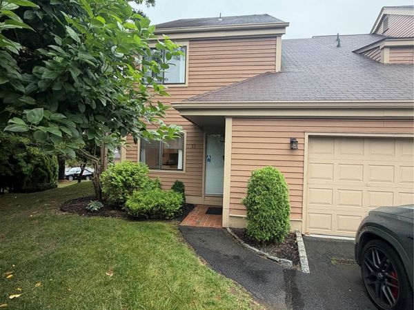 75 Greenway Close, Unit 75, Rye Brook, NY 10573
