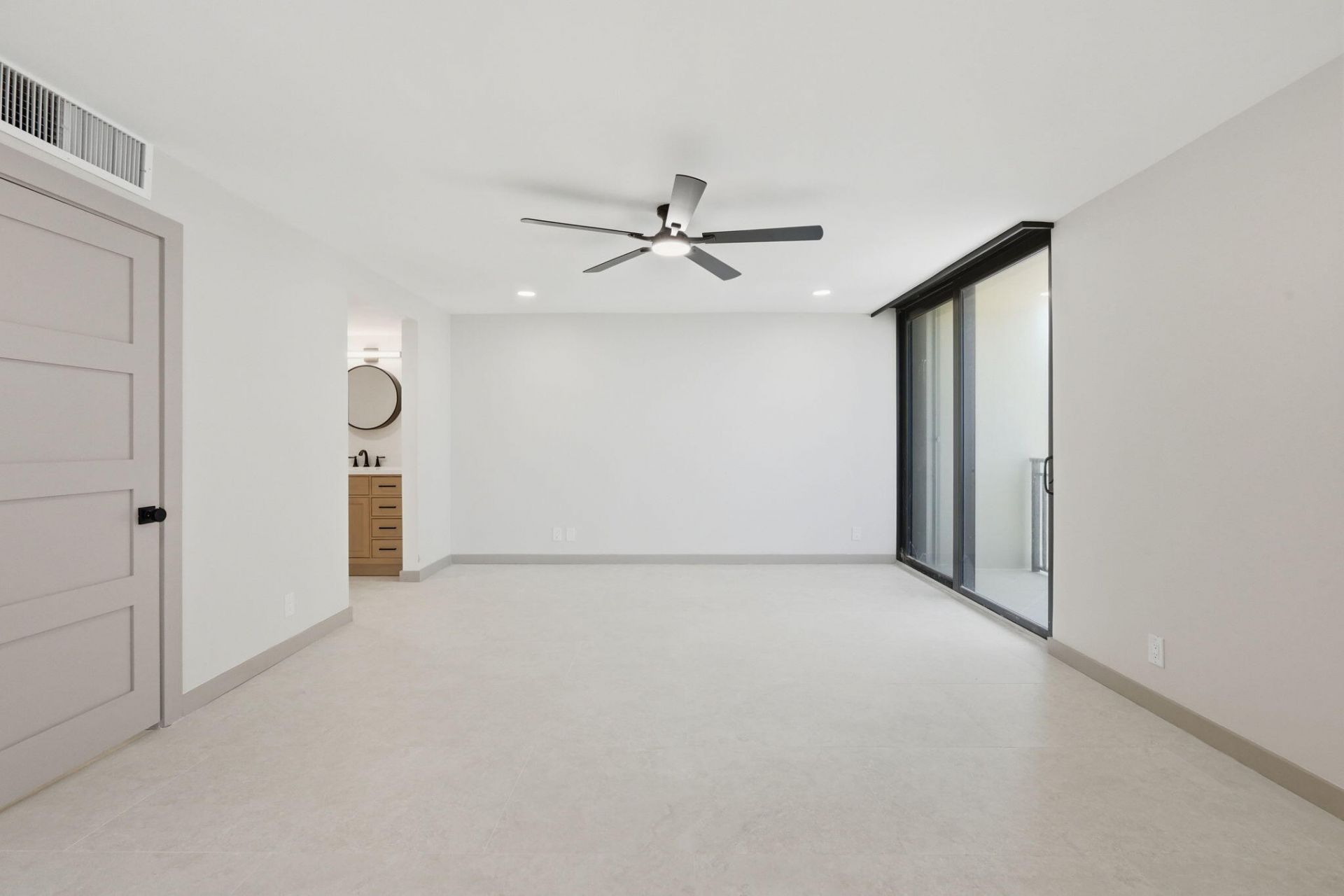 5460 N Ocean Drive, Unit 6a, Riviera Beach, FL 33404 Photo