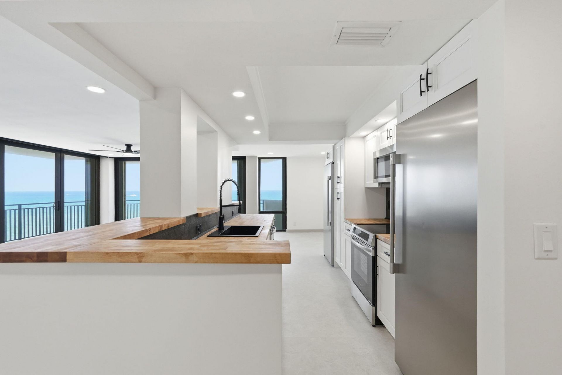 5460 N Ocean Drive, Unit 6a, Riviera Beach, FL 33404 Photo