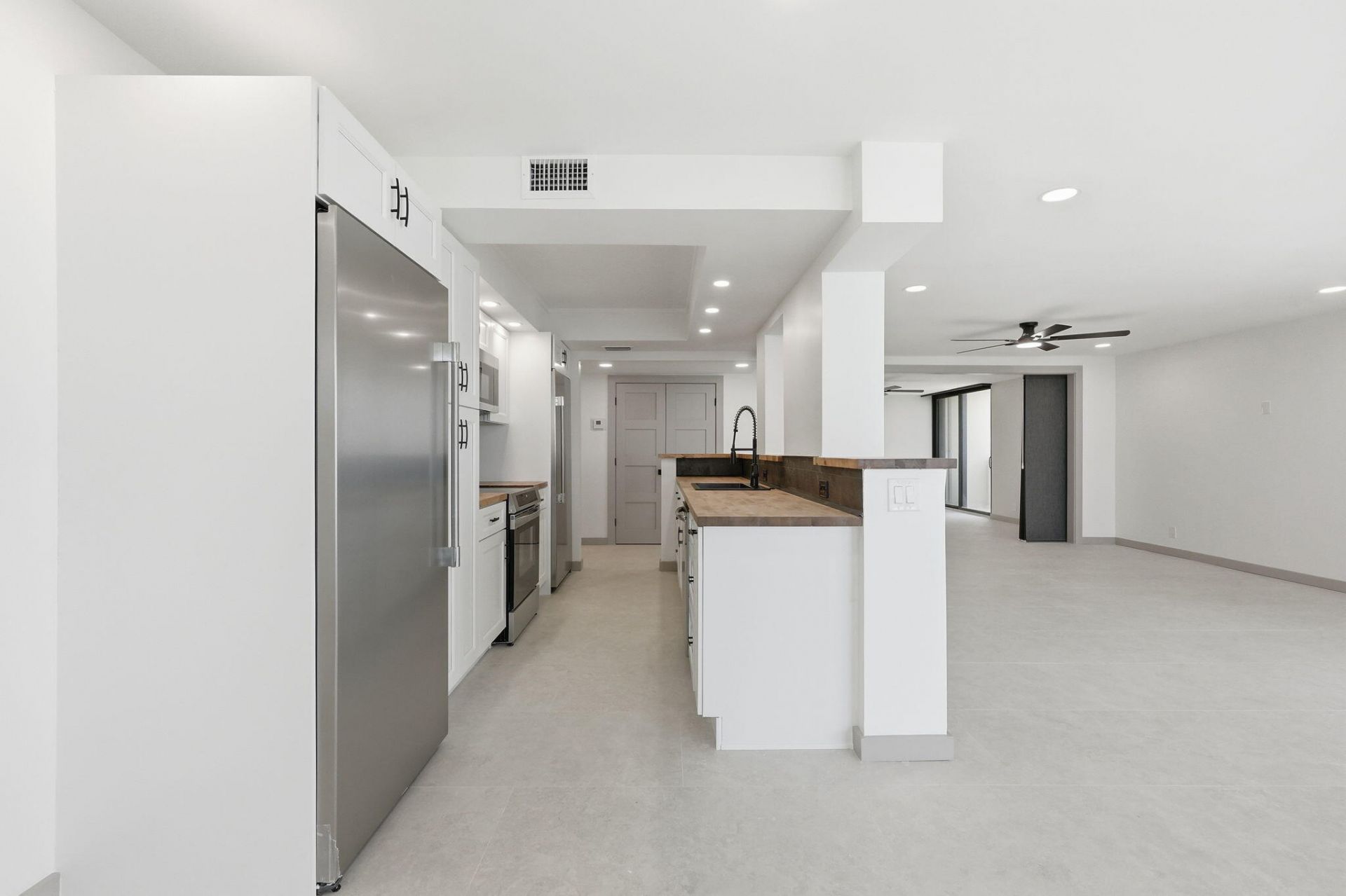 5460 N Ocean Drive, Unit 6a, Riviera Beach, FL 33404 Photo