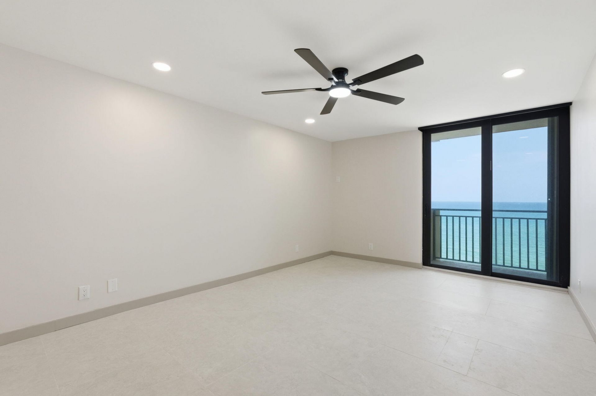 5460 N Ocean Drive, Unit 6a, Riviera Beach, FL 33404 Photo