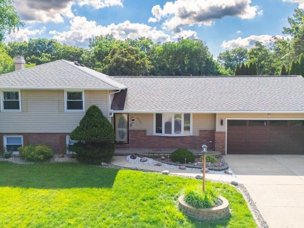 2721 N RUSTIC RIDGE Drive, Peoria, IL 61604