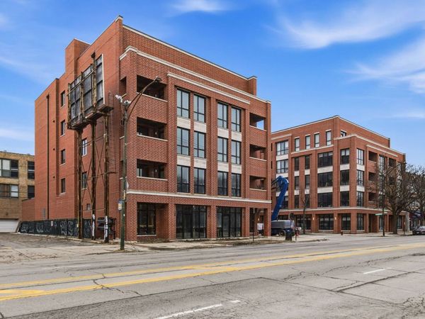 2357 N Washtenaw Avenue , Unit 102, Chicago, IL 60647