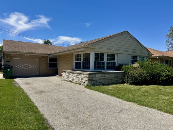 912 N Greenwood Avenue , Park Ridge, IL 60068