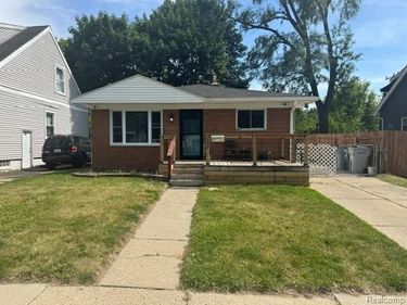 1530 E Evelyn Avenue, Hazel Park, Mi 48030