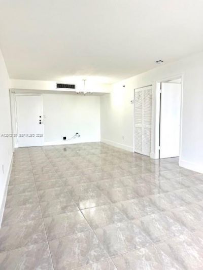 210 174th St , Unit 2406, Sunny Isles Beach, FL 33160 Photo