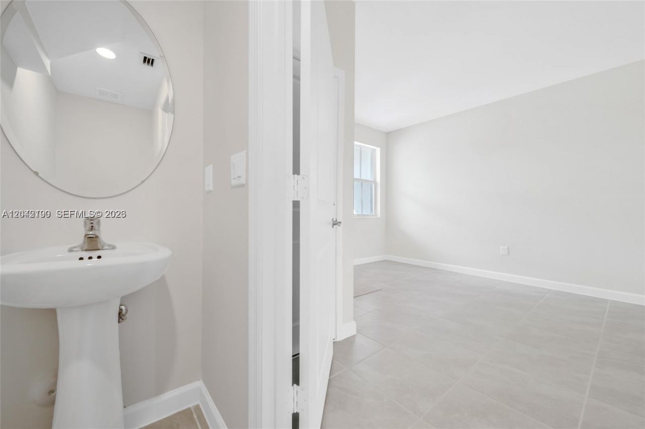12532 NW 23rd Pl , Miami, FL 33167 Photo