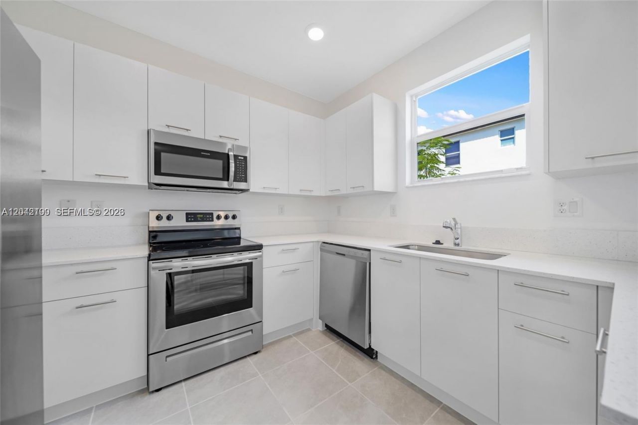 12532 NW 23rd Pl , Miami, FL 33167 Photo