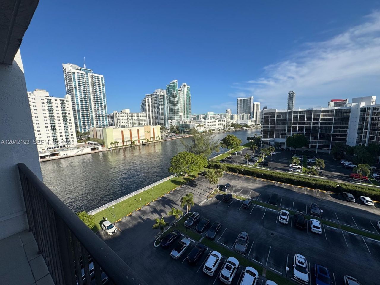 800 Parkview Dr, Unit 1018, Hallandale Beach, FL 33009 Photo