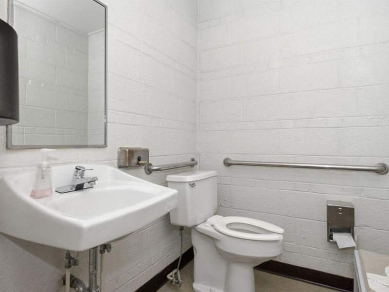 5545 Madison Road, Cincinnati, OH 45227 Photo 48
