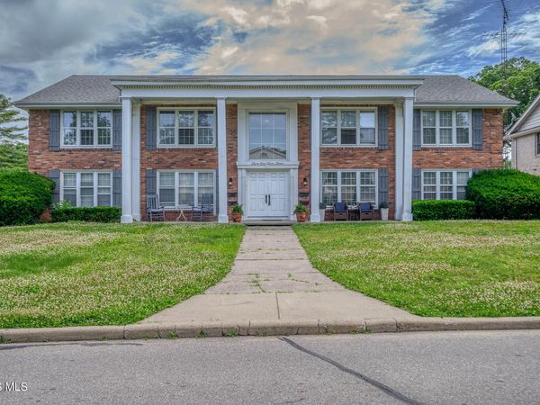 2624 Valley Brook Drive , Toledo, OH 43615
