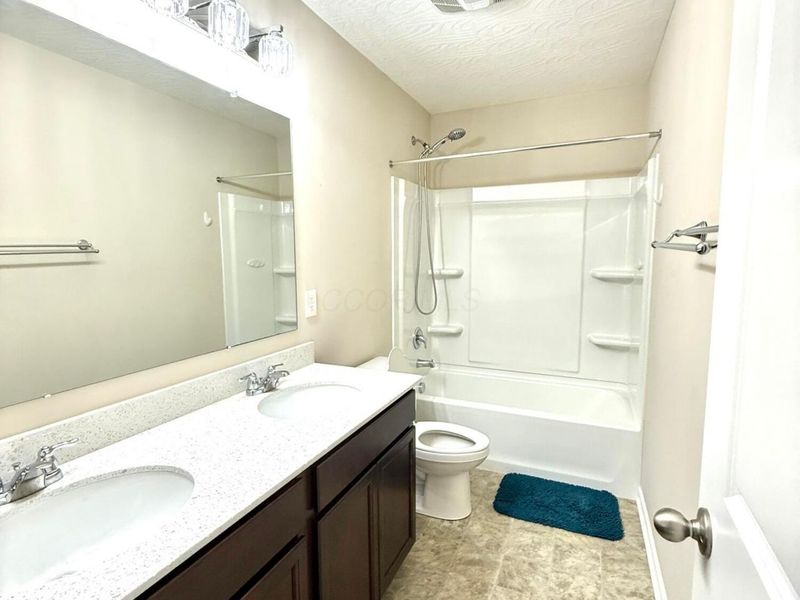283 Mahogany Lane, Commercial Point, OH 43116 Photo 13
