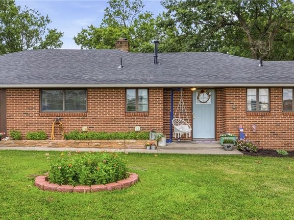 5 Sunset Lane, Paola, KS 66071