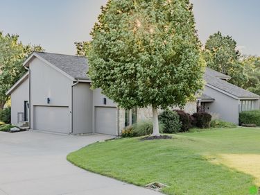 9520 Calvert Street, Lincoln, NE 68520