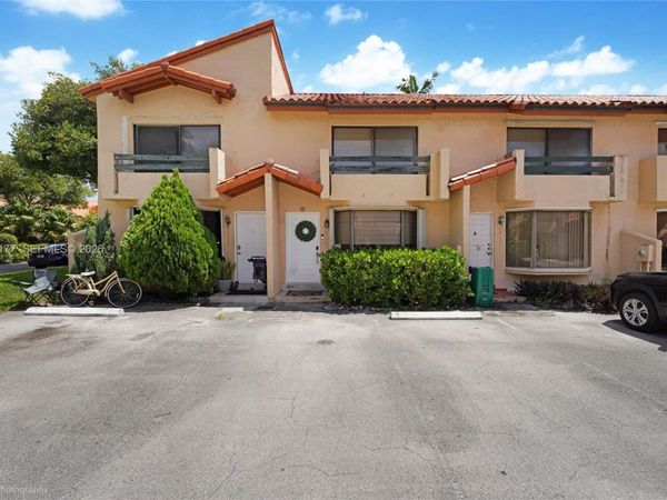 10137 SW 77th Ct , Miami, FL 33156