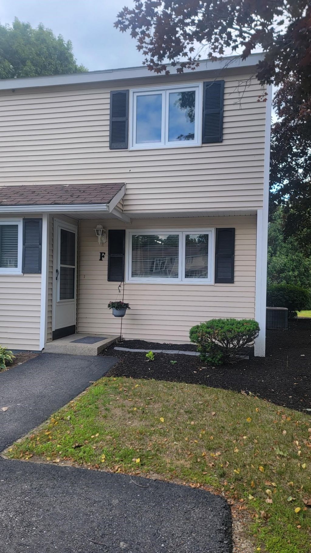 8 Cedarbrook Avenue, Unit F, Rochester, NH 03867 Main Photo