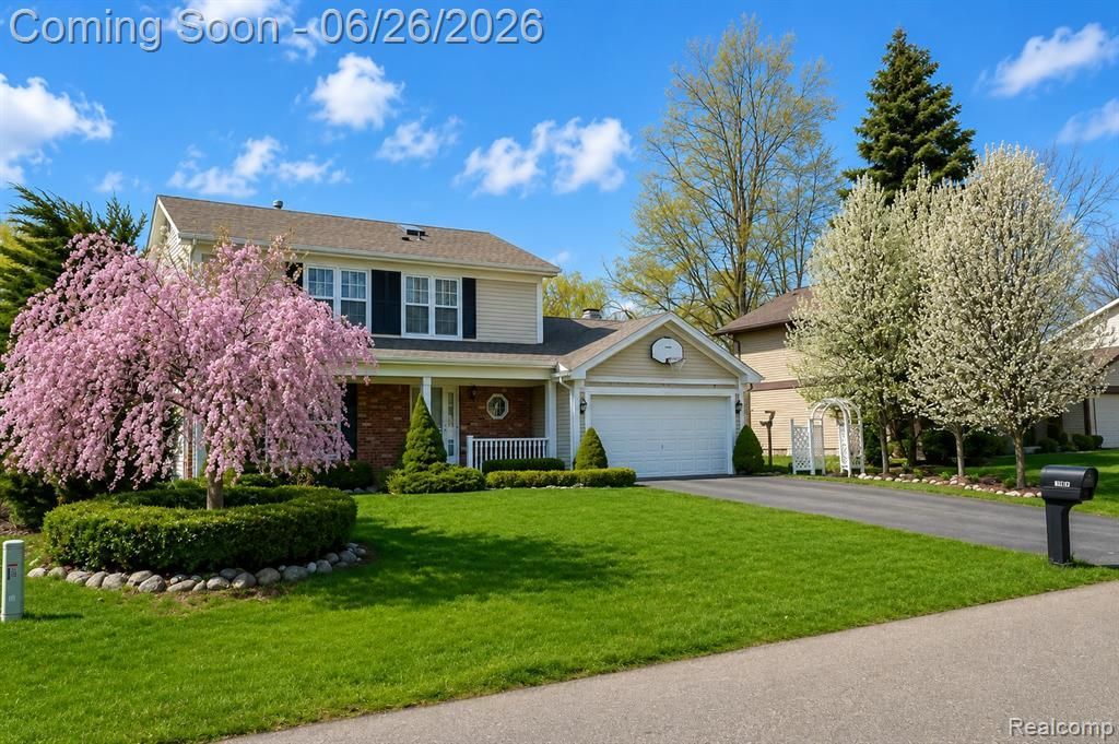 40437 Village Wood Road, Novi, MI 48375 Main Photo