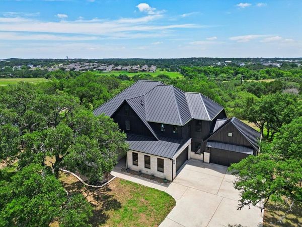 461 Crosswater LN , Dripping Springs, TX 78620