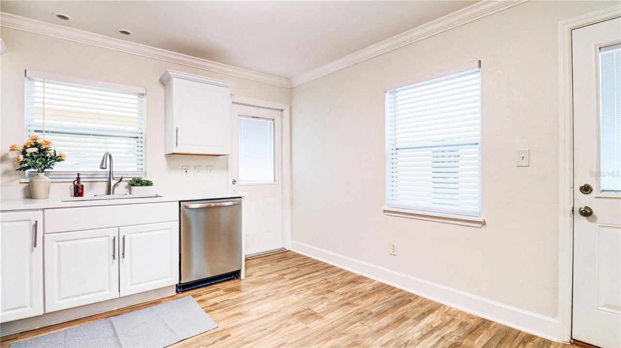 8110 Diagonal Road N, Saint Petersburg, FL 33702 Photo