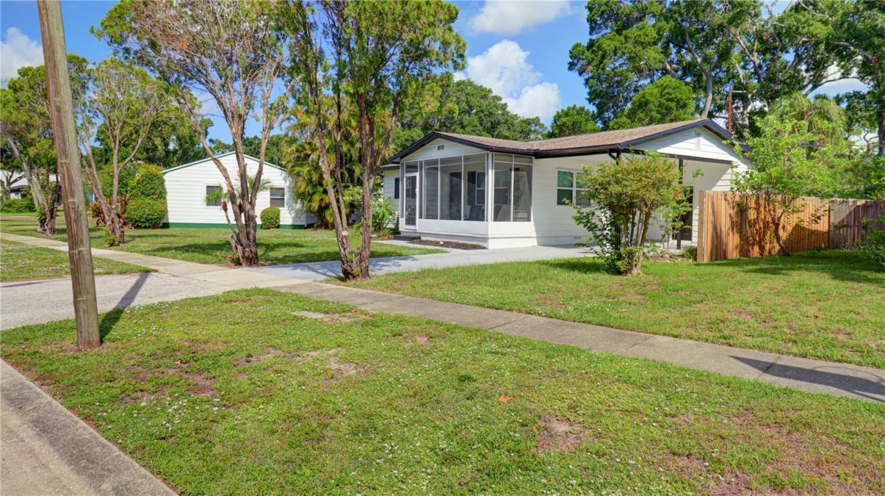 8110 Diagonal Road N, Saint Petersburg, FL 33702 Photo