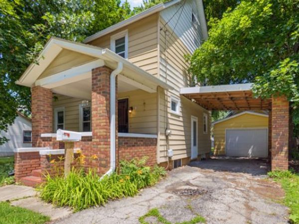 813 W PERRY Street , Belvidere, IL 61008