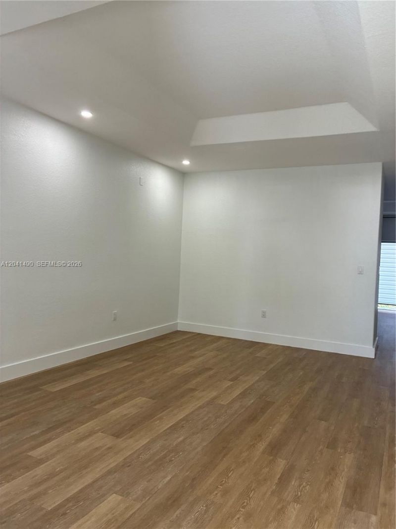 211 SW 15th Ter, Homestead, FL 33030 Photo